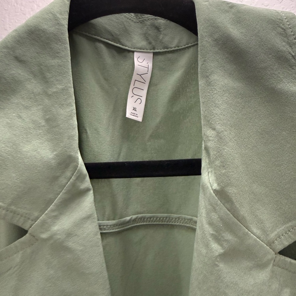 Jumpsuit - Picture 3 of 4